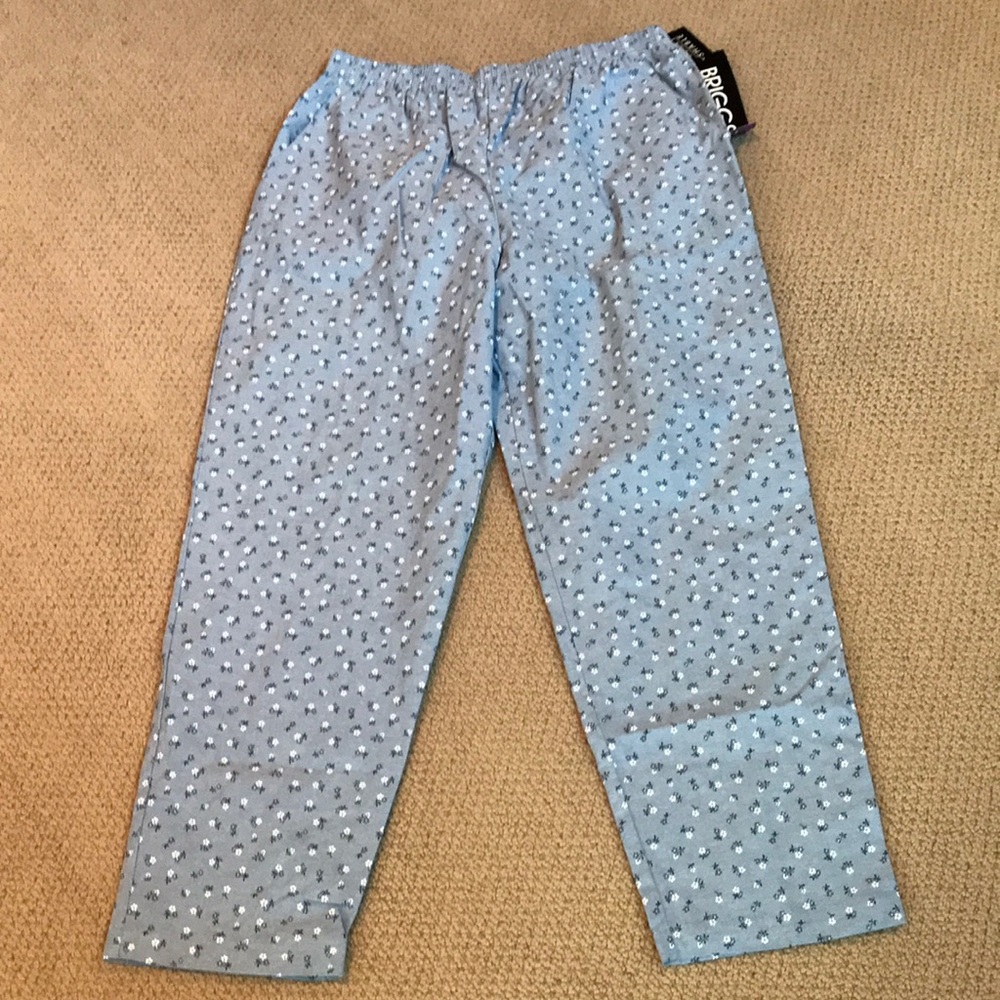 Briggs woman floral pants. Size 18